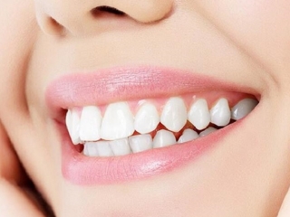 Trồng răng giả có ảnh hưởng gì không?