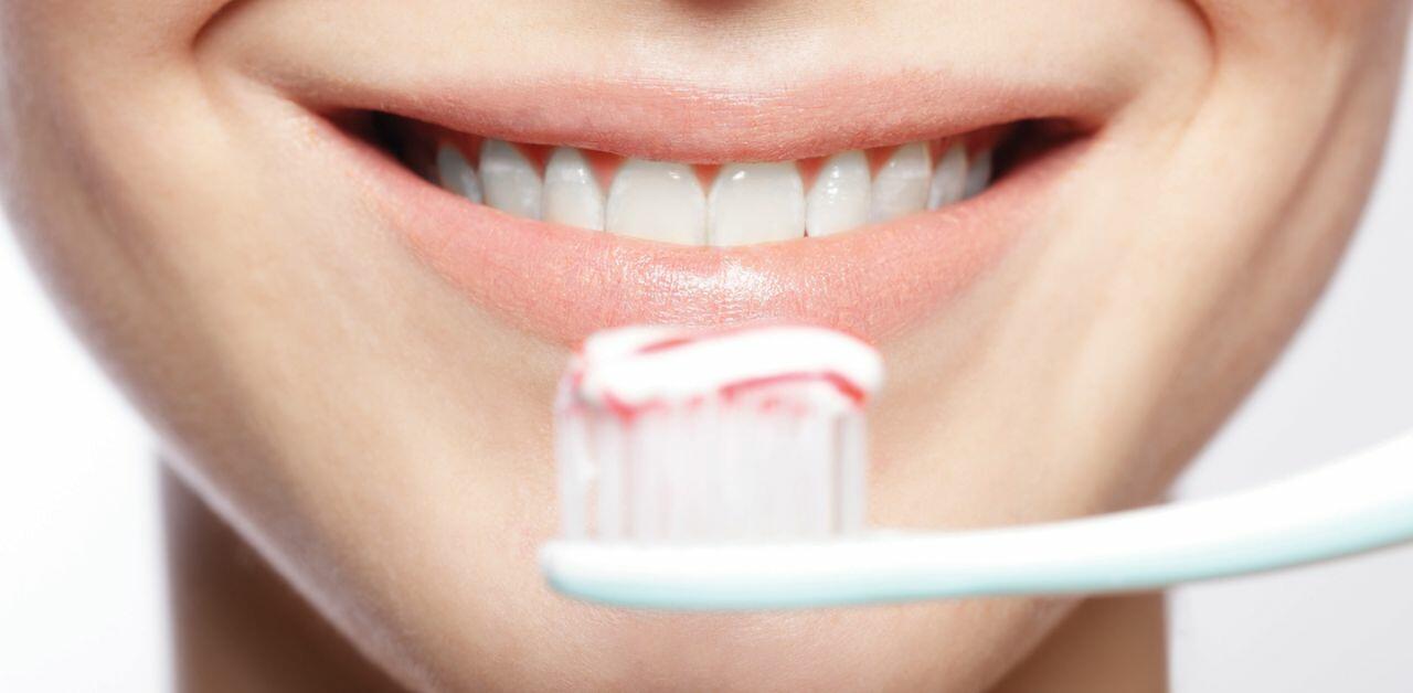 Hướng dẫn chăm sóc và vệ sinh răng implant sau khi trồng đúng cách