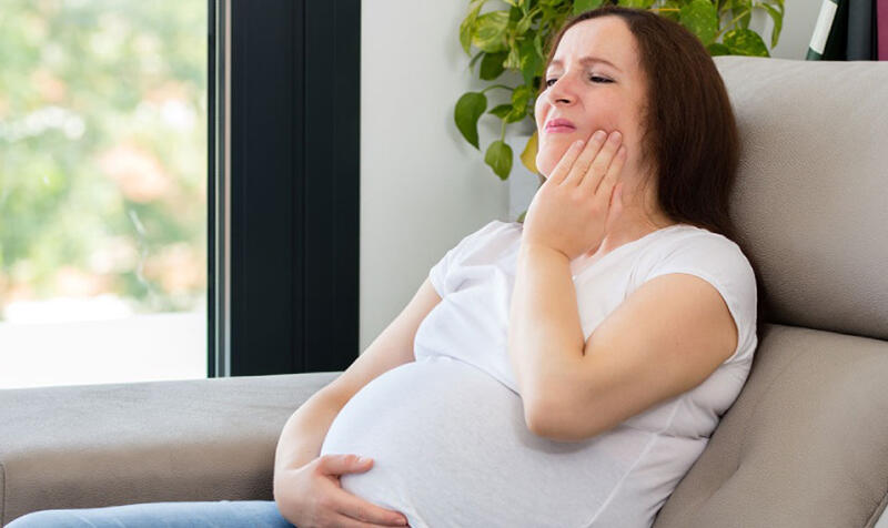 Phụ nữ có thai có trồng răng được không?